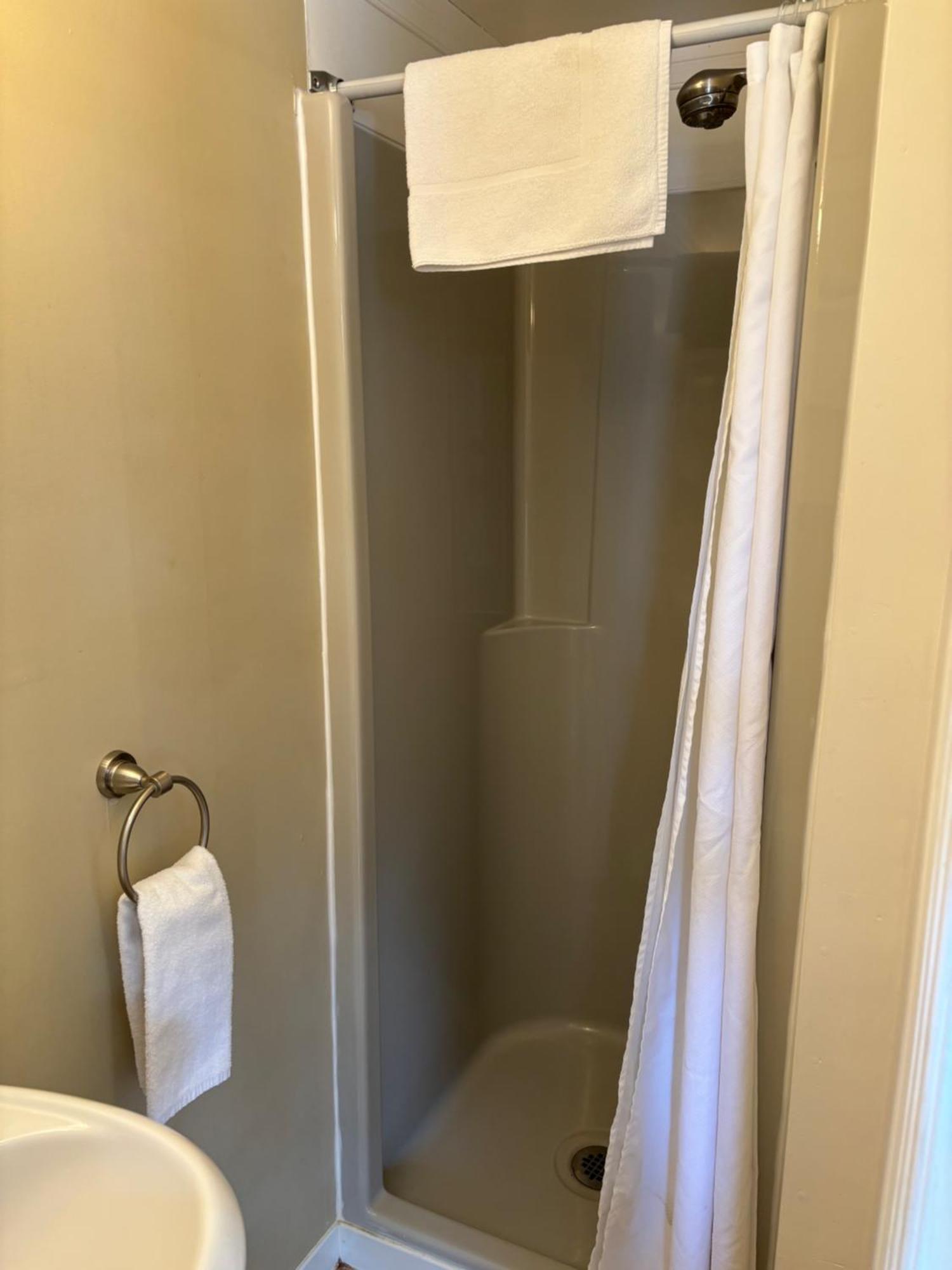 שרברוק Motel Des Cedres מראה חיצוני תמונה