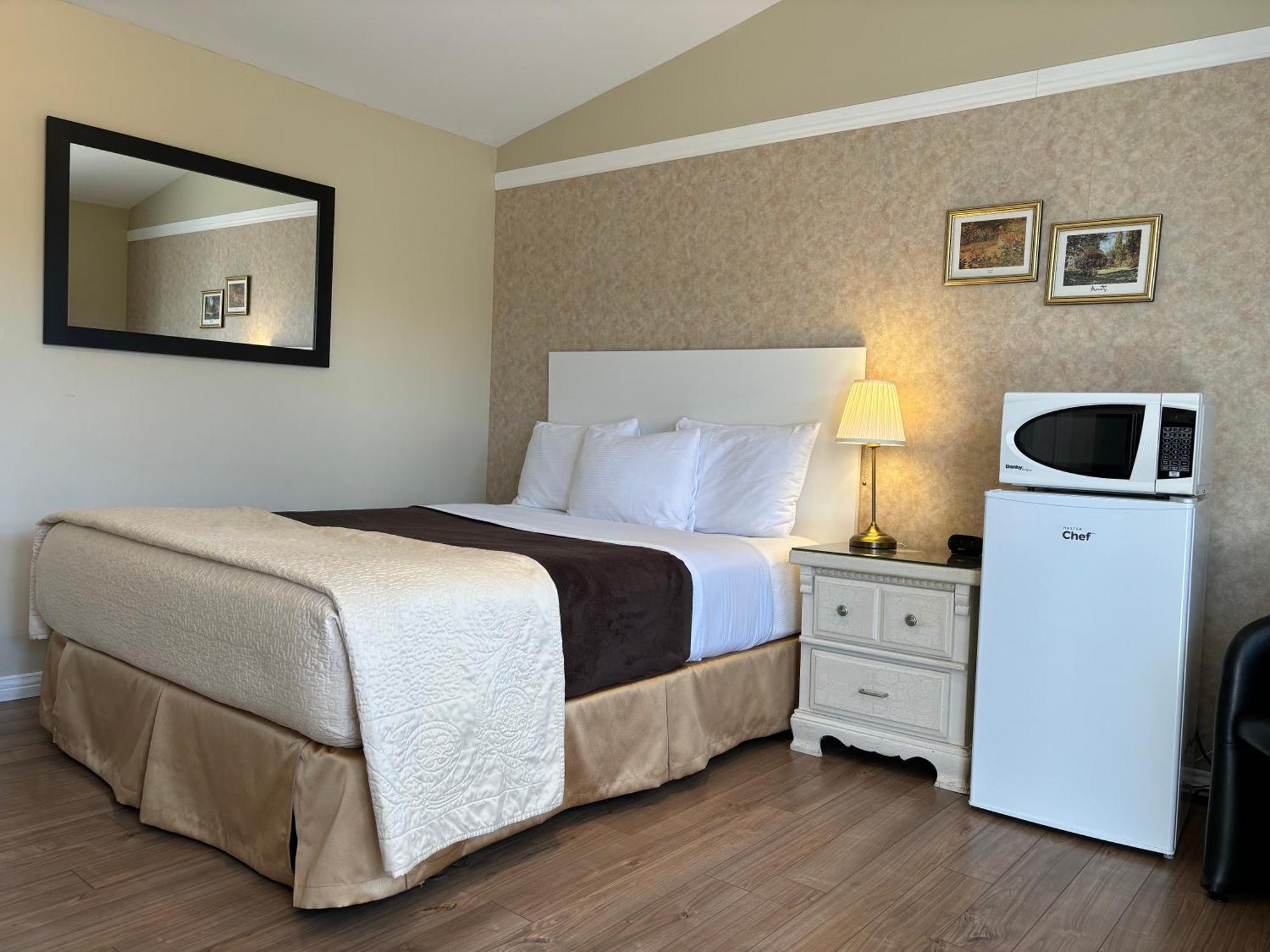 שרברוק Motel Des Cedres מראה חיצוני תמונה