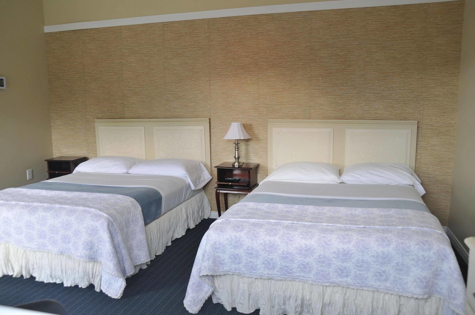 שרברוק Motel Des Cedres מראה חיצוני תמונה