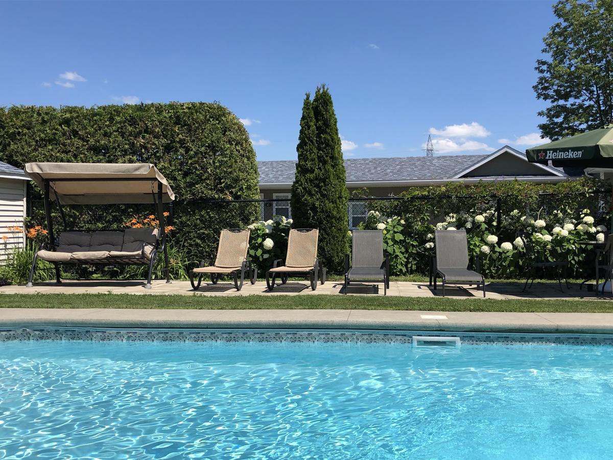 שרברוק Motel Des Cedres מראה חיצוני תמונה